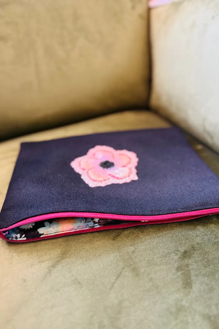 Pochette Brodée et upcycling textile