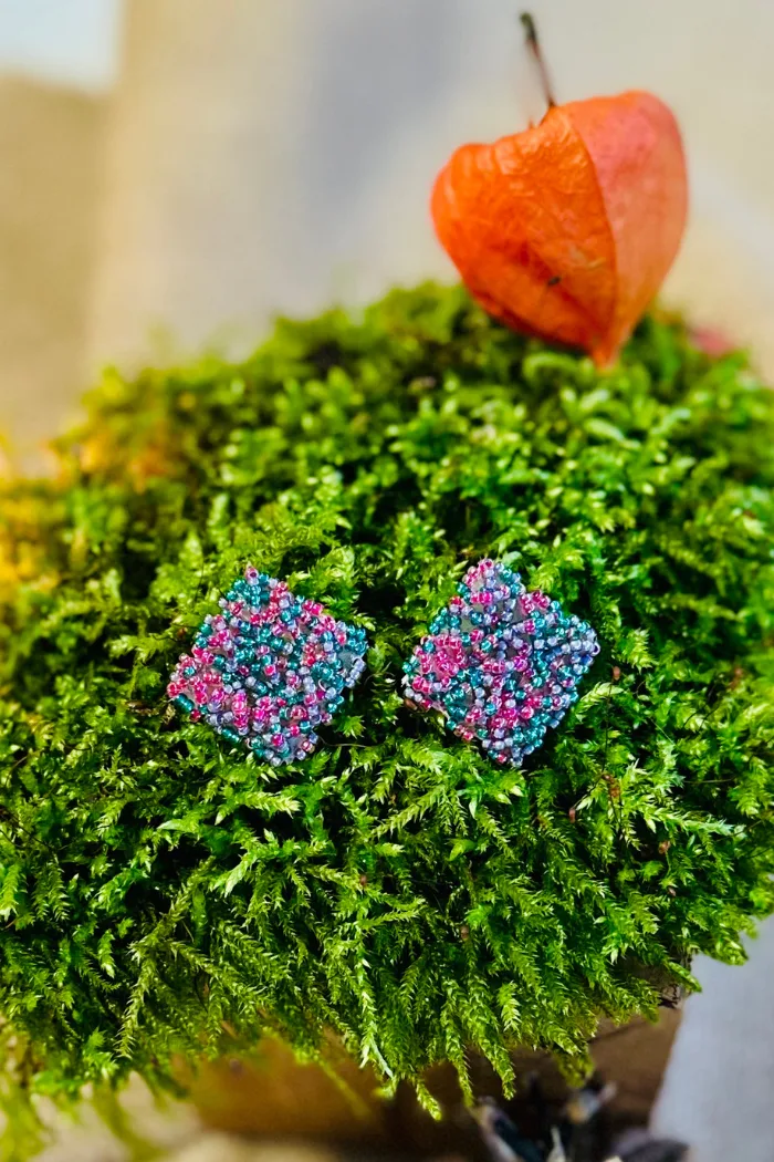 boucles puces d'oreilles rose, violet et vert chloris