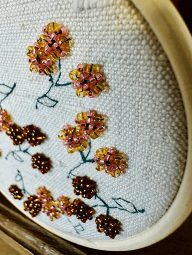 broderie de fleurs en perles