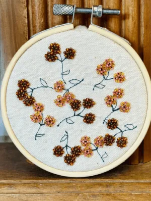 décoration broderie fleurs dans le vent mini format