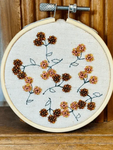 décoration broderie fleurs dans le vent mini format